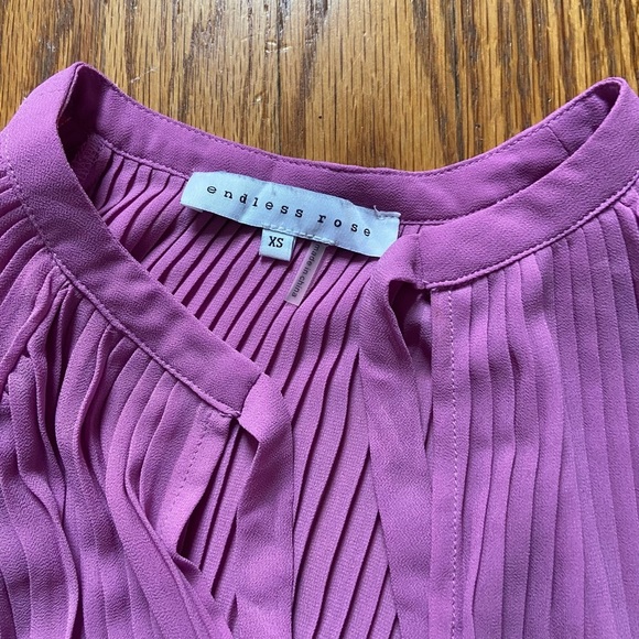 Anthropologie endless Rose pleated tie neck blouse Sz: XS - Picture 6 of 8
